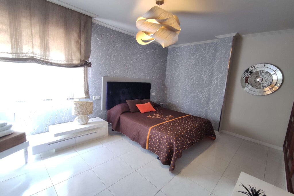 Apartamento de 3 dormitorios con terraza